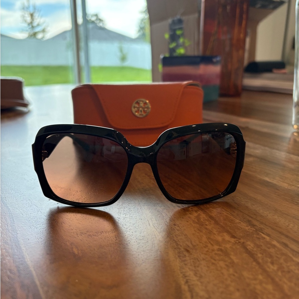 Tory Burch Black and Brown Sunglasses TY9027 501/95